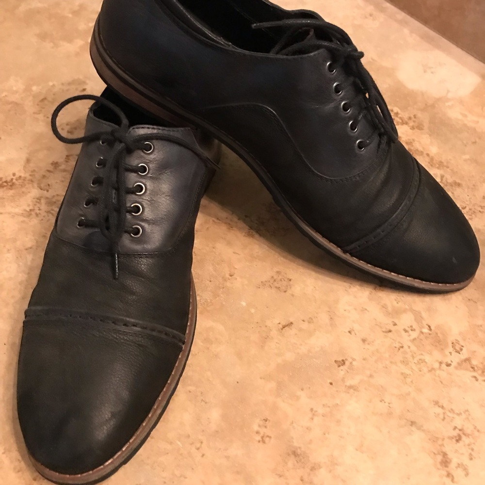 Nice black tie-up loafers